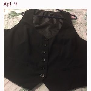 ISO In search of Apt. 9 (Kohl’s) vest 2x womens
